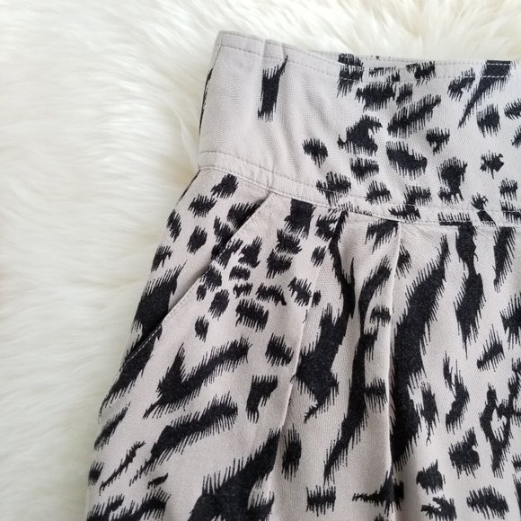 Forever21 | Super soft animal print shorts (S/P) - Picture 3 of 11